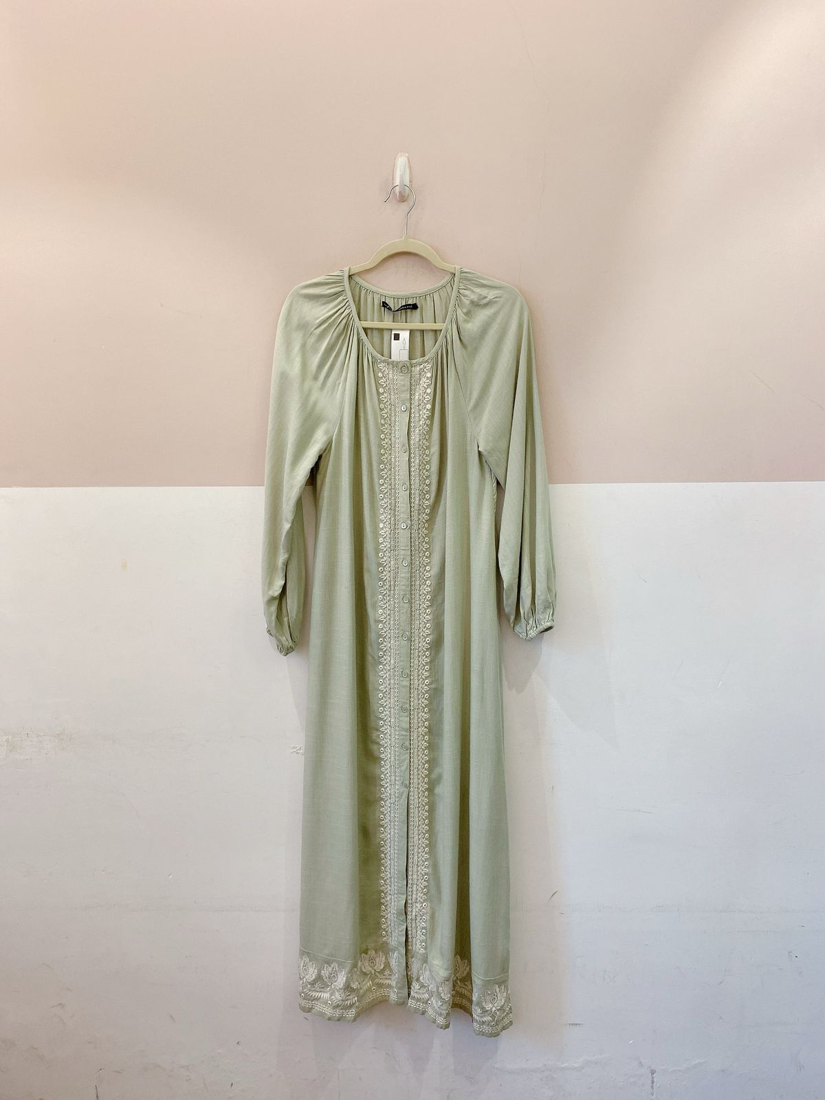 Vestido longo verde bordado Maria Filó P